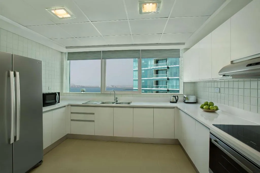 SUITE WITH KITCHENETTE Room, DoubleTree by Hilton Dubai, Jumeirah Beach, Dubai