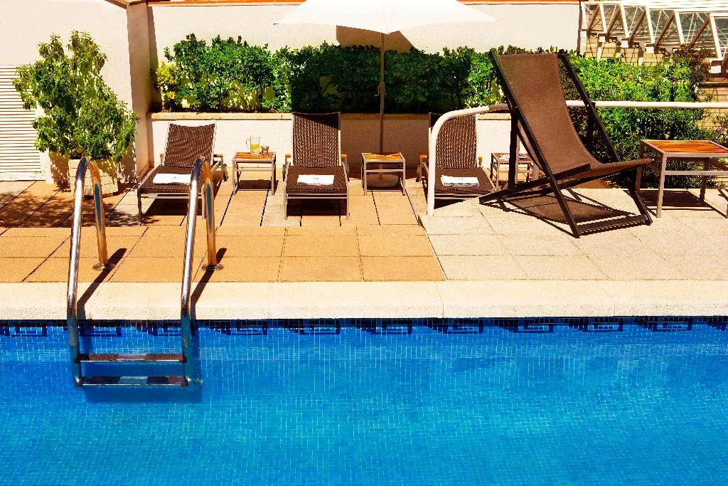 Pool, Gran Derby Suites, Barcelona