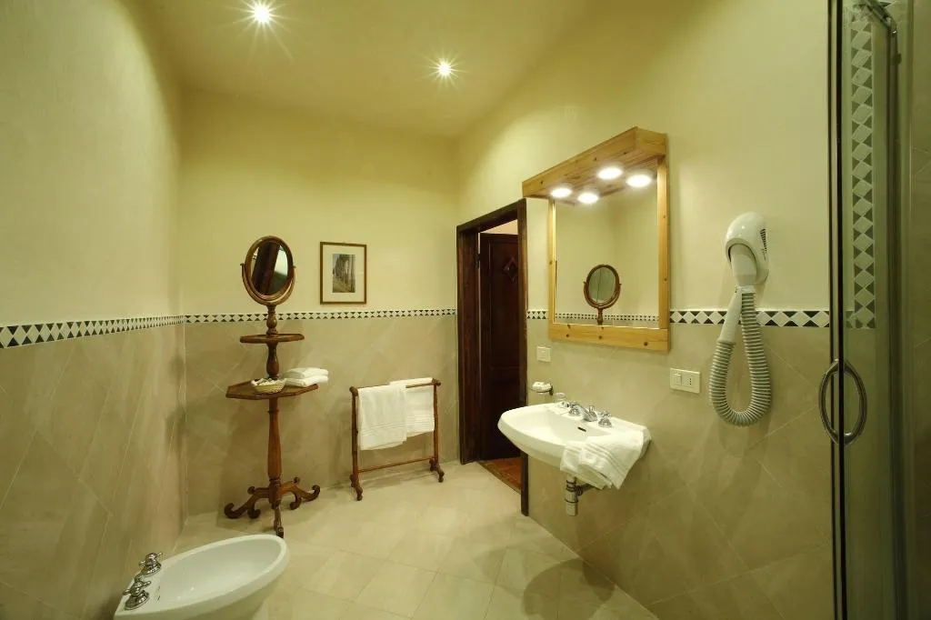Room, B&B Rovezzano, Florence