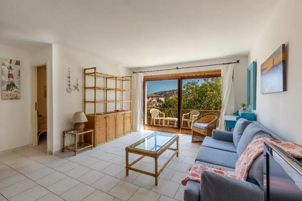 APARTMENT CAPACITY 4 Room, Residence Pineta Uno, Olbia