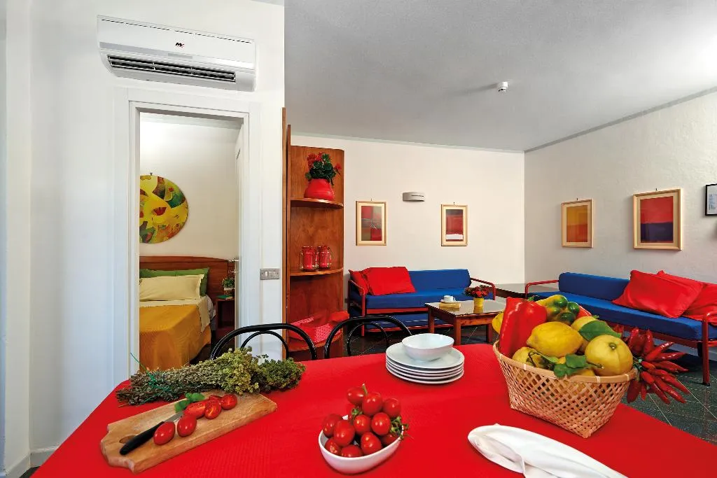 APARTMENT CAPACITY 4 Room, Baia Domizia Camping Village, Naples