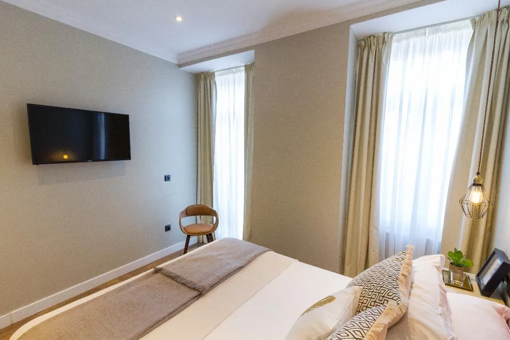 Double or Twin STANDARD Room, Bairro Alto Suites, Lisbon