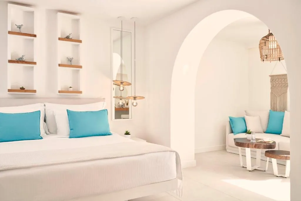 SUITE WITH PRIVATE POOL Room, Nikki Beach Resort & Spa Santorini, Athens