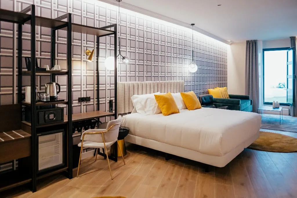 JUNIOR SUITE CAPACITY 3 Room, Cetina Sevilla, Seville