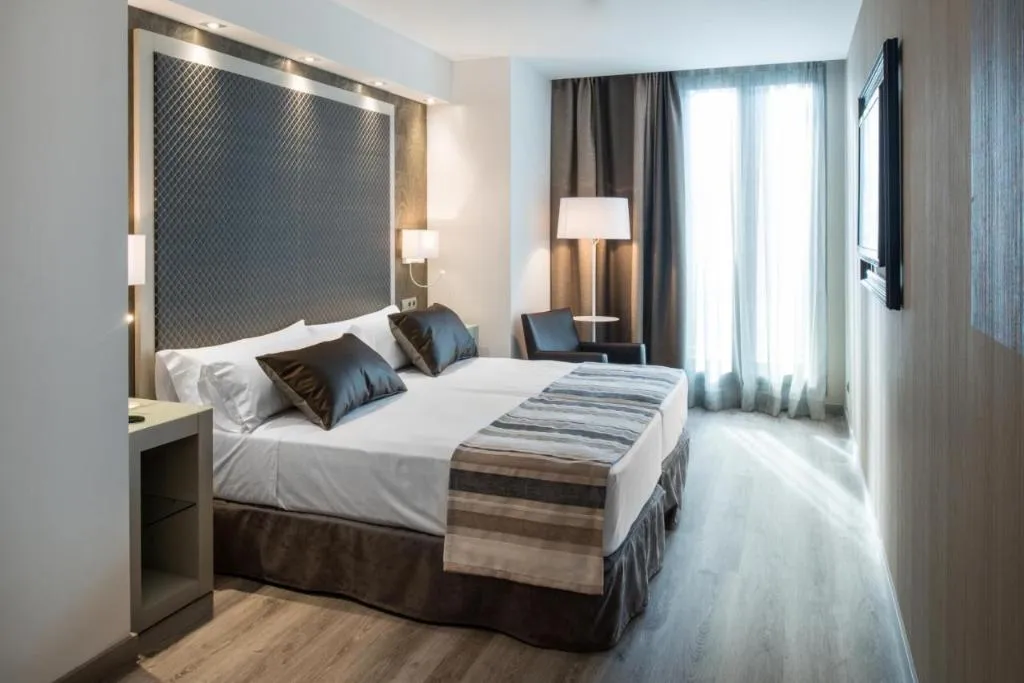 Room, Catalonia Square, Barcelona