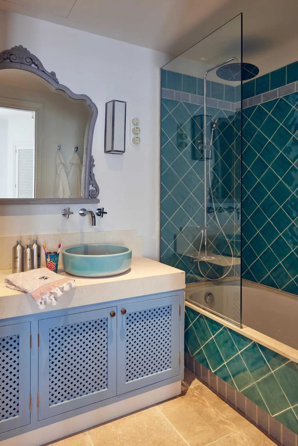 Room, Cristine Bedfor, Menorca
