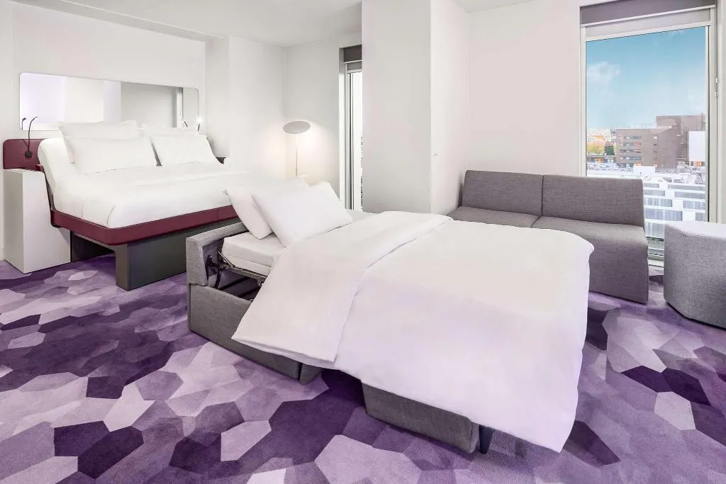 JUNIOR SUITE QUEEN SIZE BED Room, Yotel Amsterdam, Amsterdam
