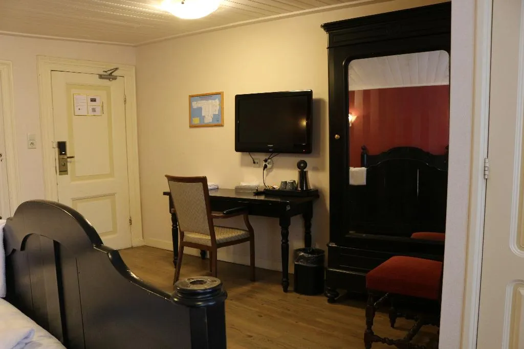 TRIPLE STANDARD Room, Hotel Spaander BW Signature Collection, Amsterdam