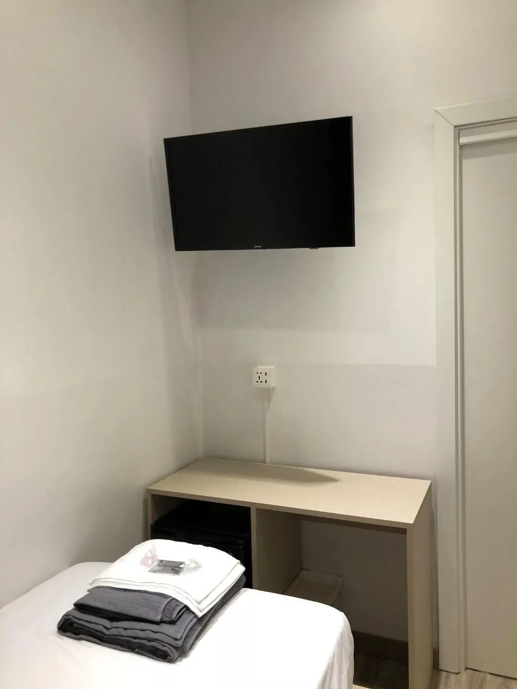 Room, Hostalin Madrid Atocha, Madrid
