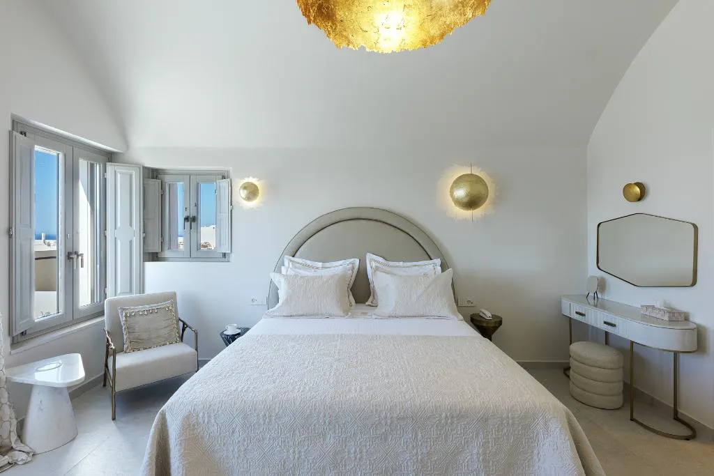SUITE OCEAN VIEW HONEYMOON Room, La Madeleine Oia, Santorini