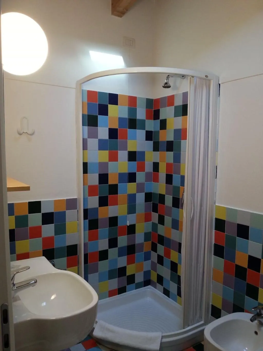 Room, Il Girasole, Milan