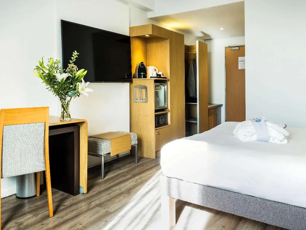 DOUBLE EXECUTIVE QUEEN BED Room, Novotel Madrid Feria and Airport, Madrid