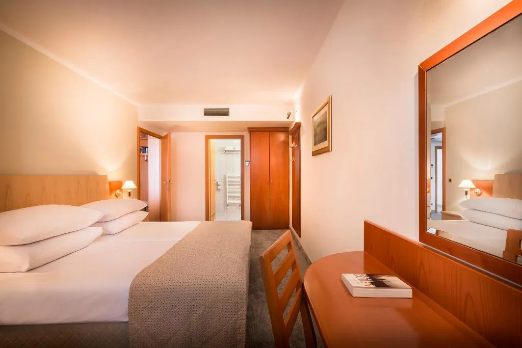SUITE SIDE SEA VIEW Room, Sunny Baška Residence (ex Zvonimir), Split
