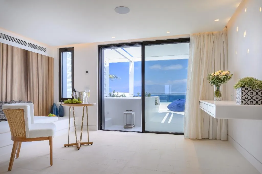 JUNIOR SUITE STANDARD Room, The Island Concept, Crete