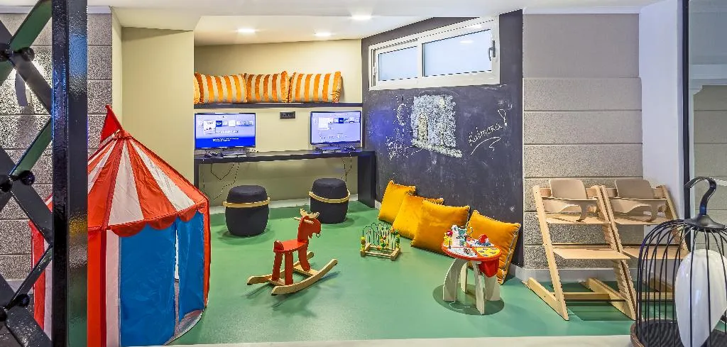 Sports and Entertainment, Airotel Stratos Vassilikos, Athens