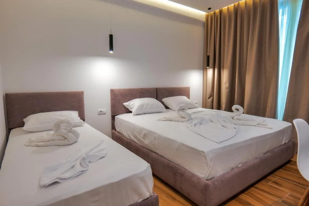 TRIPLE WITH AIR CONDITIONING Room, Havana, Southern Albania