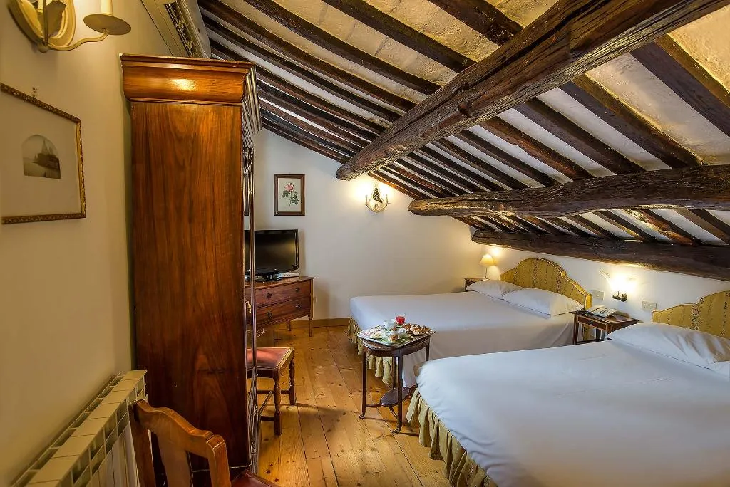 TRIPLE STANDARD Room, Hotel Fontana, Rome