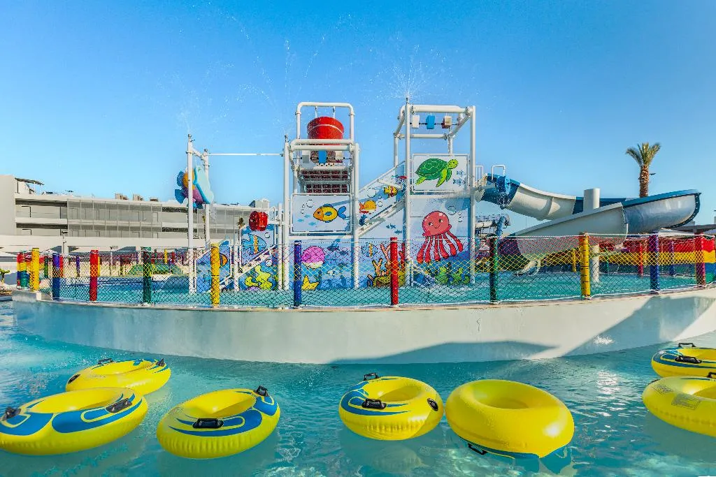 Sports and Entertainment, Blue Lagoon Queen, Halkidiki