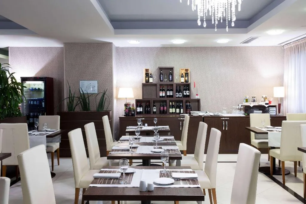 Restaurant, Dolce by Wyndham Milan Malpensa, Milan