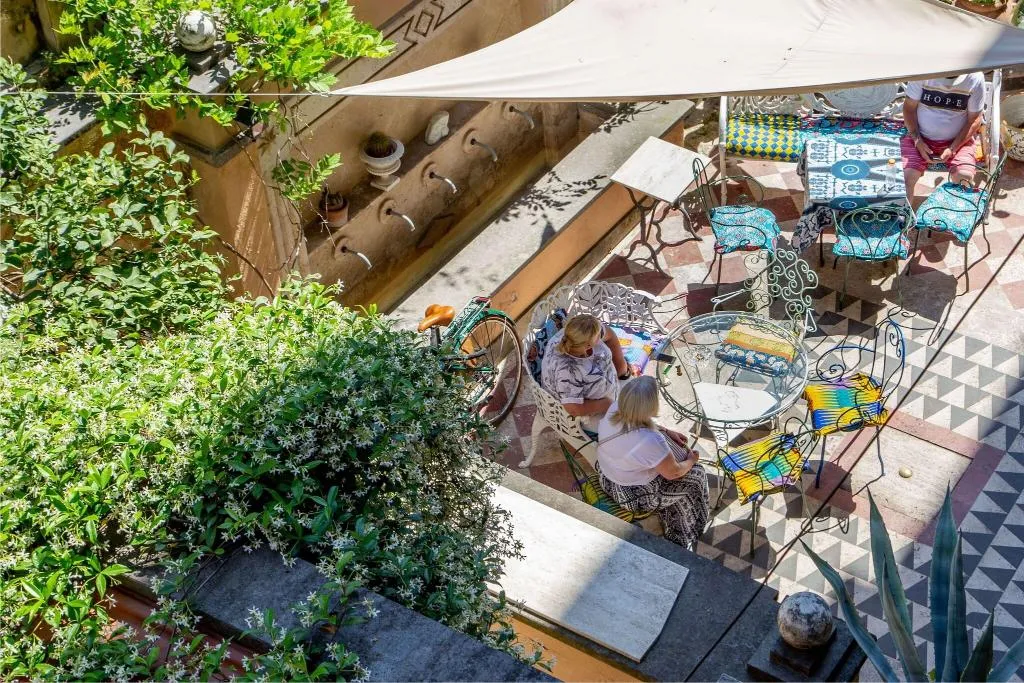 Restaurant, Emona Aquaeductus, Naples