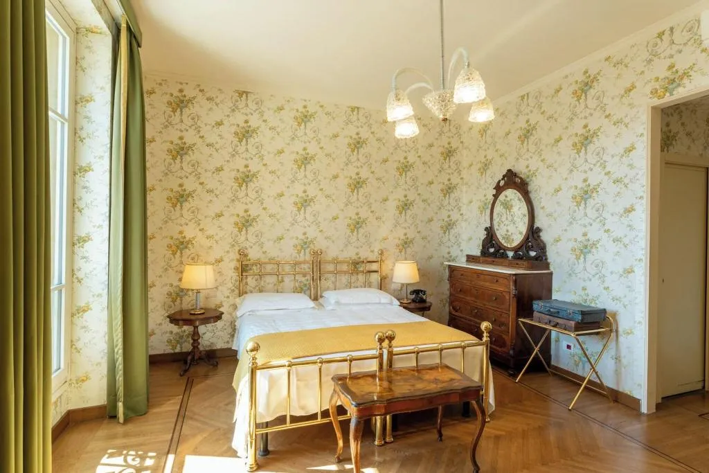FAMILY ROOM CAPACITY 5 Room, Pendini, Florence