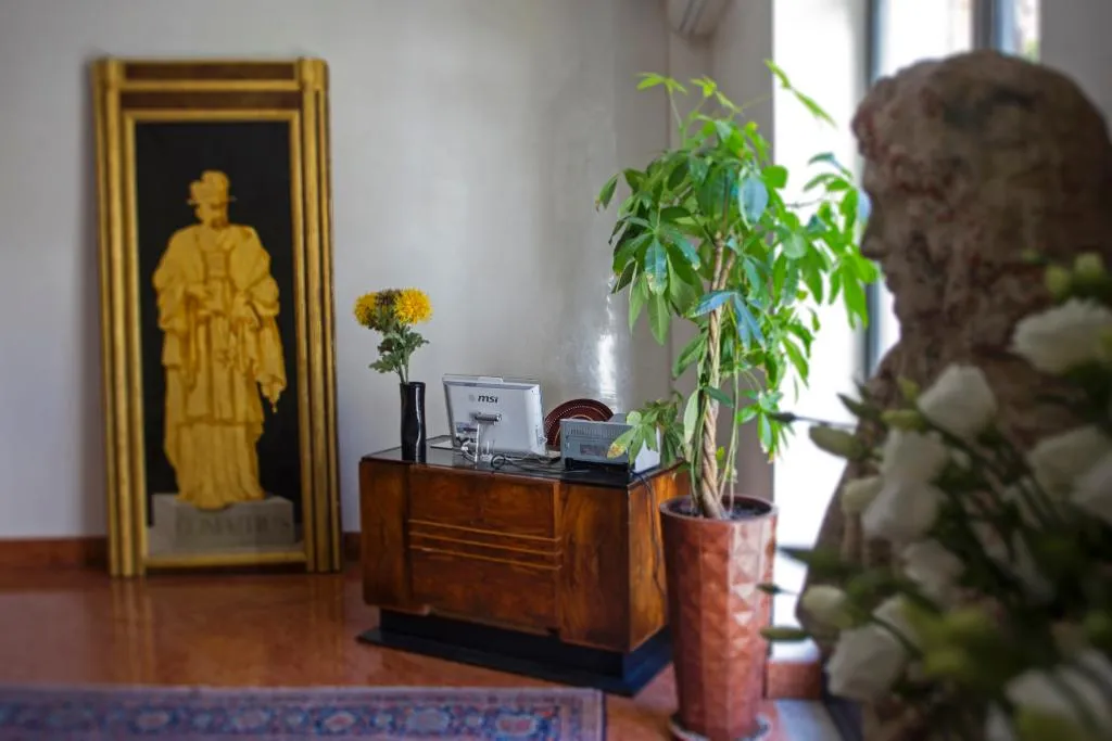 Lobby, Palazzo Brunaccini, Palermo