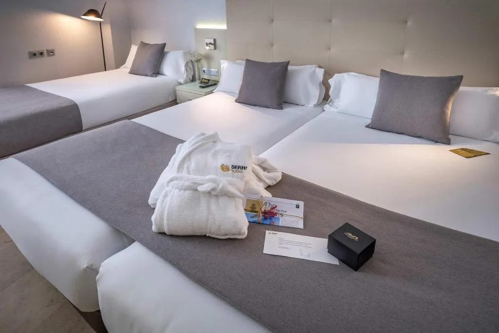 TRIPLE COMFORT Room, Serhs del Port, Barcelona