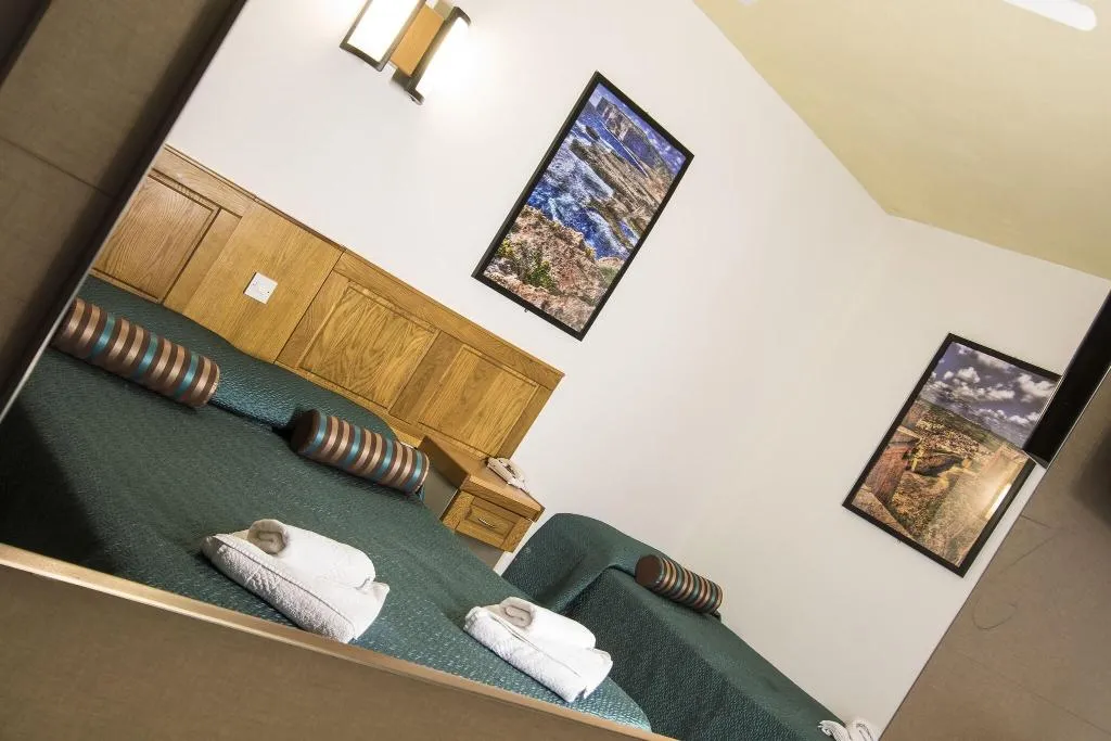 TRIPLE STANDARD Room, Canifor Hotel, Malta