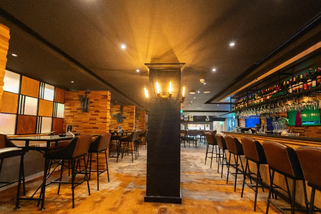 Bar, Holiday Inn Cairo Maadi, Cairo