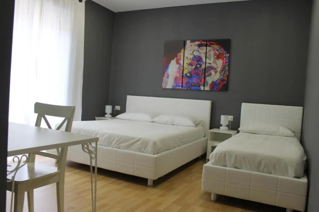 Room, B&B Madonna della Via, Catania