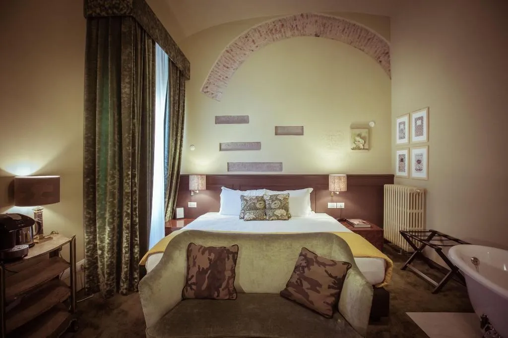 Room, Adastra Suites, Florence