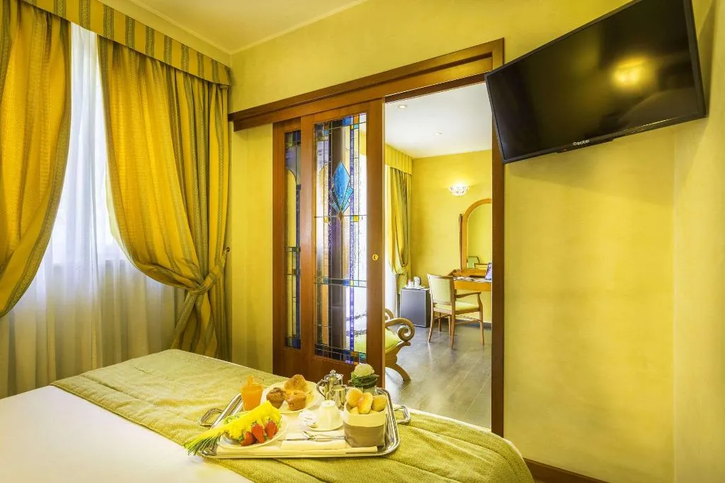 QUADRUPLE TWO BEDS Room, Best Western Art Deco, Rome