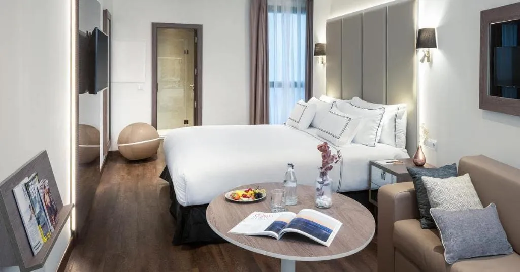 FAMILY ROOM STANDARD Room, Melia Madrid Serrano, Madrid