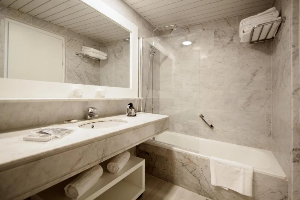 DOUBLE SINGLE USE MOUNTAIN VIEW Room, Catalonia Del Mar, Majorca