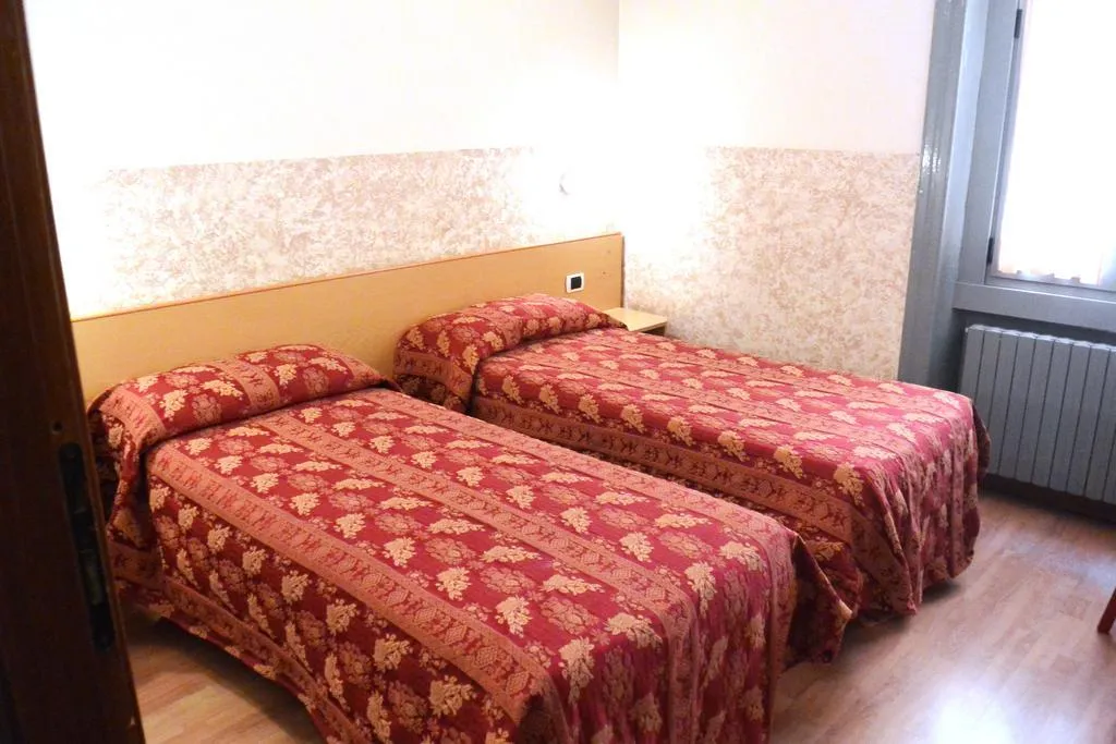 TWIN STANDARD Room, Hotel Nettuno, Milan