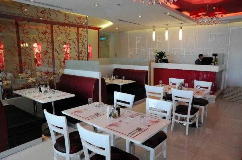 Restaurant, Time Dunes Hotel Apartment - Al Barsha, Dubai