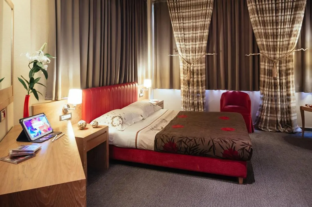 FAMILY ROOM STANDARD Room, Alexandros Boutique Hotel, Kalamata