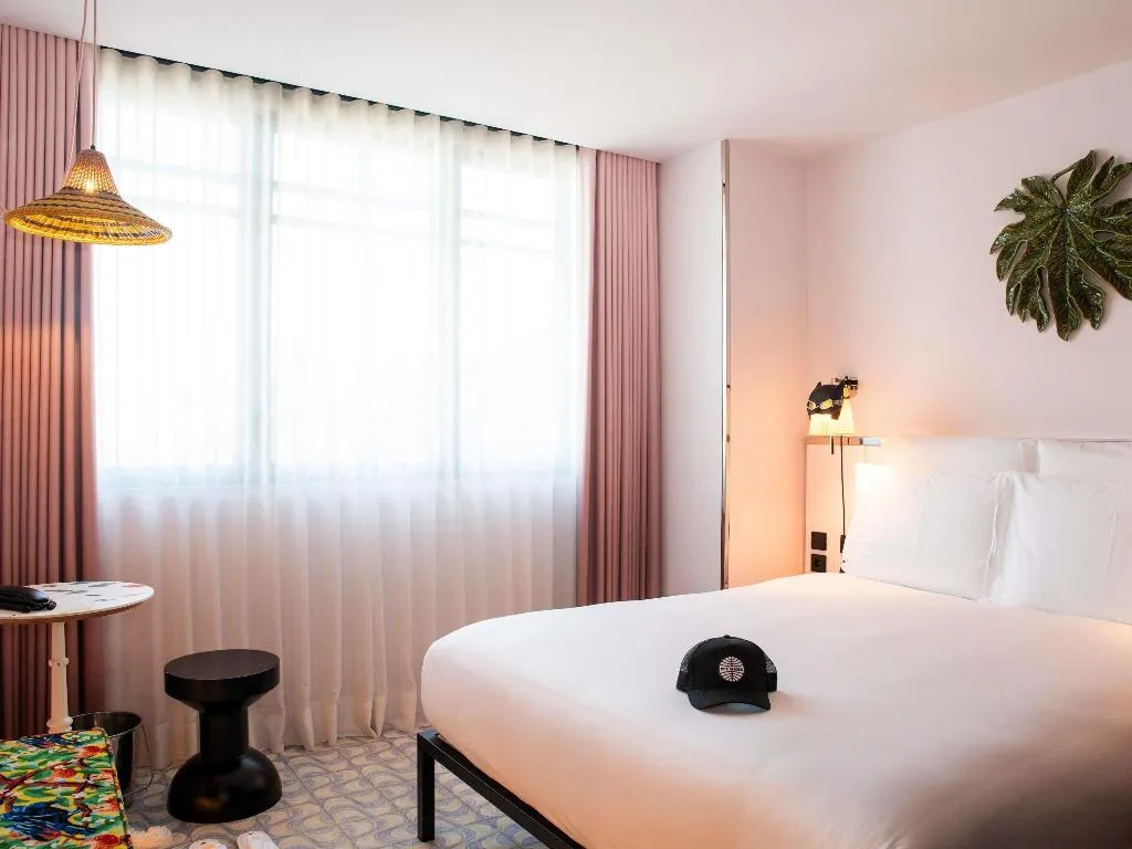 DOUBLE DELUXE Room, Mama Shelter Lisboa, Lisbon