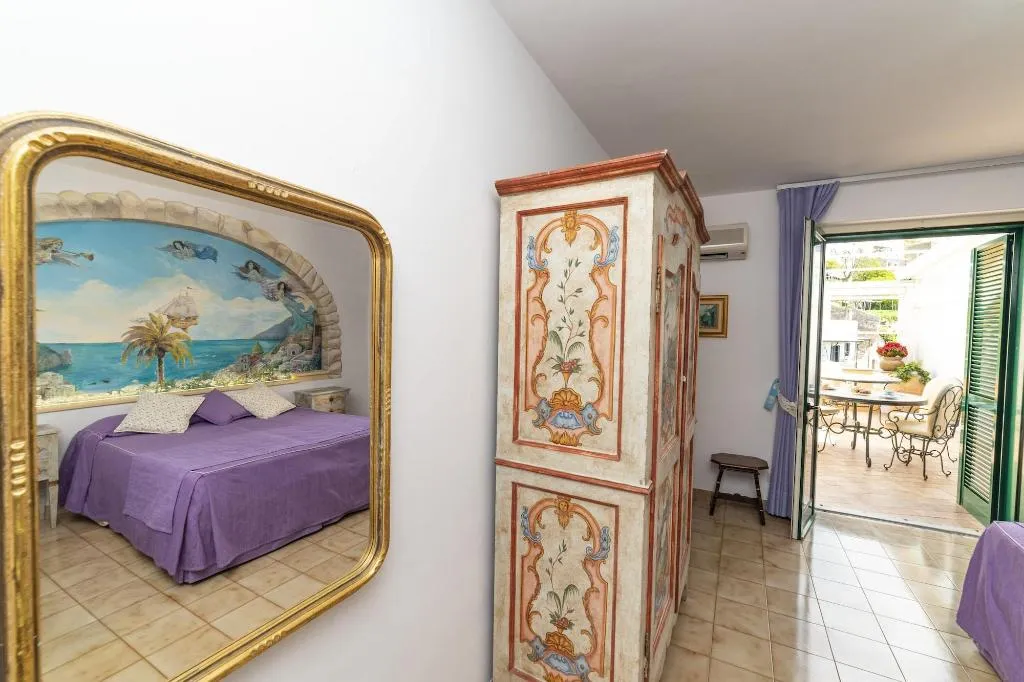Room, Casa Teresa, Naples