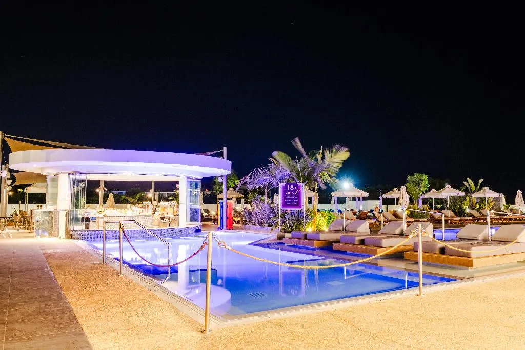 Pool, Kapetanios Bay Hotel Protaras, Cyprus