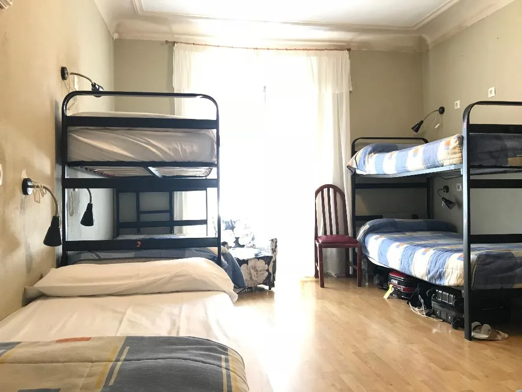 Bed in dormitory CAPACITY 6 Room, Hostel RC Miguel Angel, Madrid