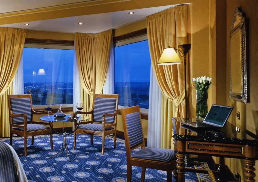 DOUBLE EXECUTIVE KING BED Room, Marriott Hotel Rome Park, Rome