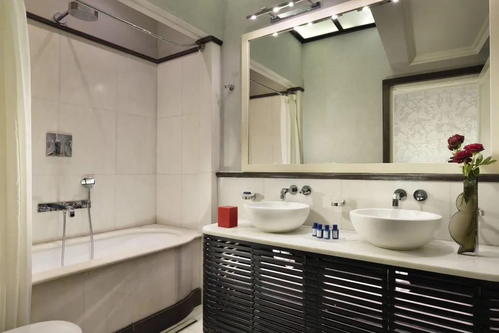 SUITE EXECUTIVE KING BED Room, San Firenze Suites And Spa, Florence
