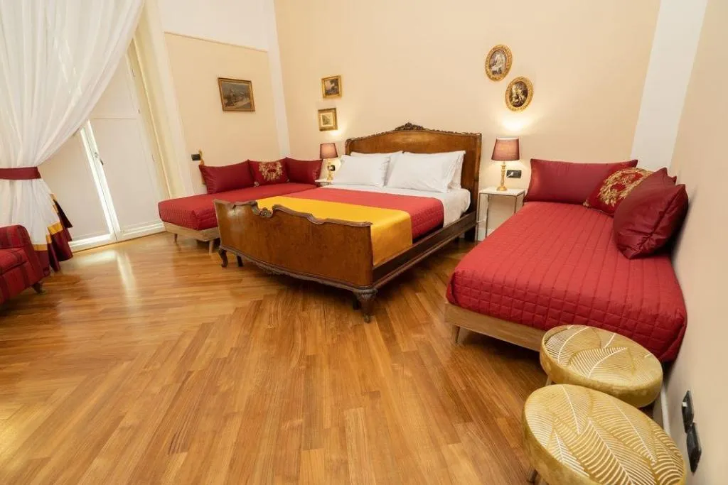 Room, Moon Luxury Rooms & Apartments, Naples