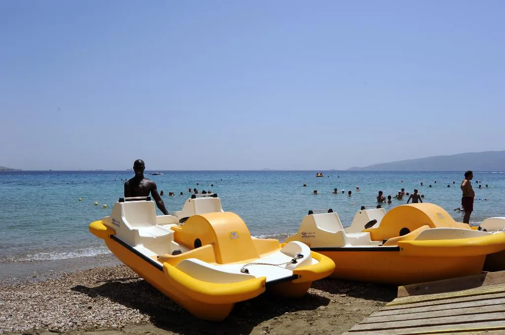 Sports and Entertainment, King Saron Club Marmara, Athens