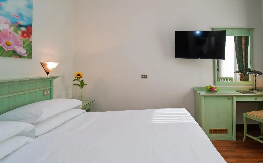 TRIPLE CLASSIC Room, Donatello, Venice