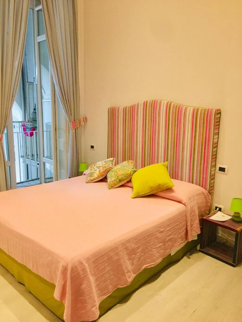 Room, B&B Neapolis Bellini, Naples