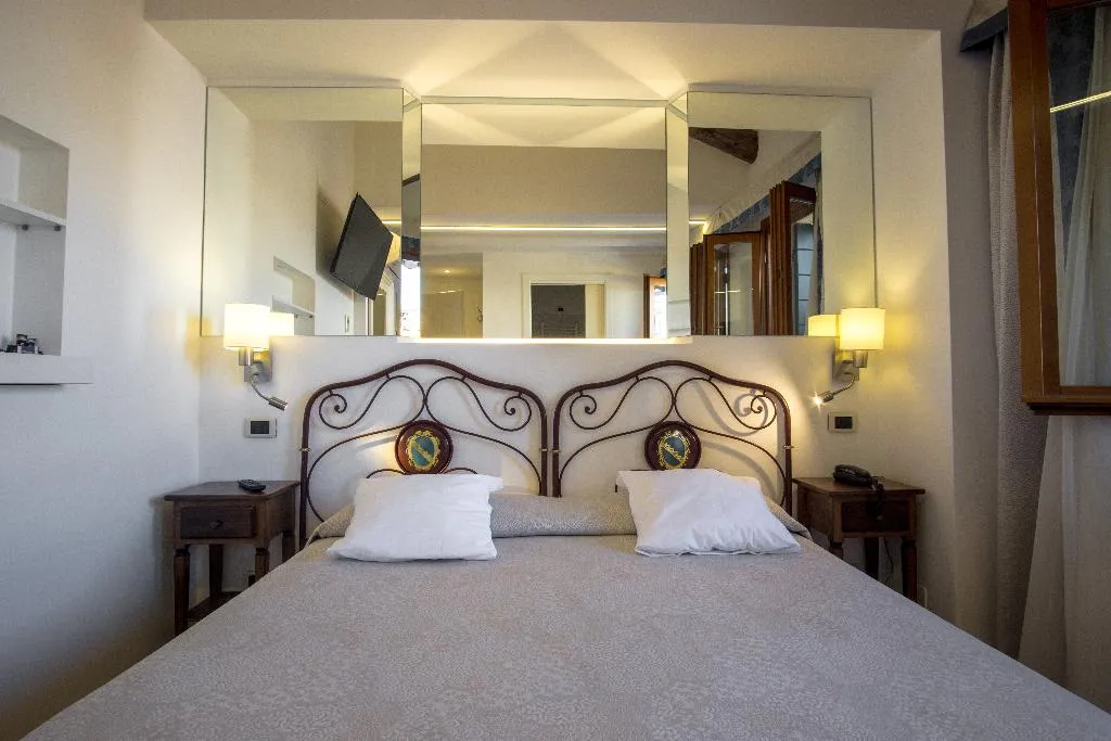 DOUBLE WITH TERRACE Room, Antigo Trovatore, Venice