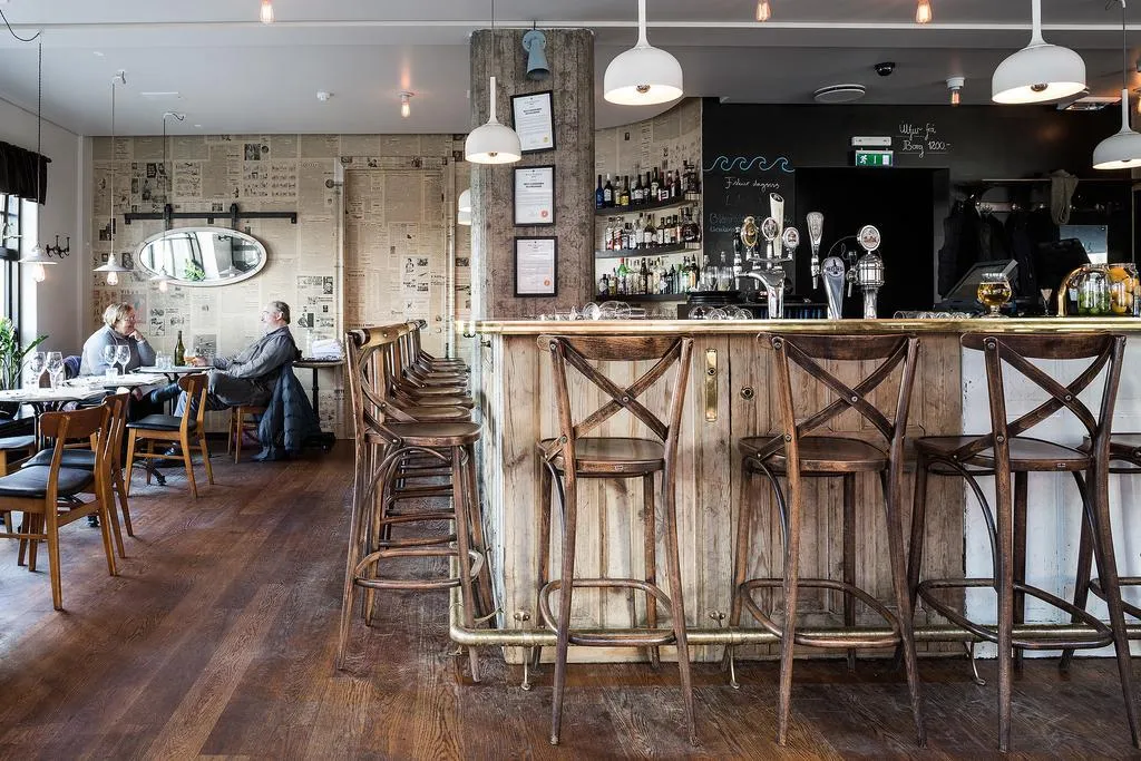 Bar, Odinsve Hotel, Reykjavik
