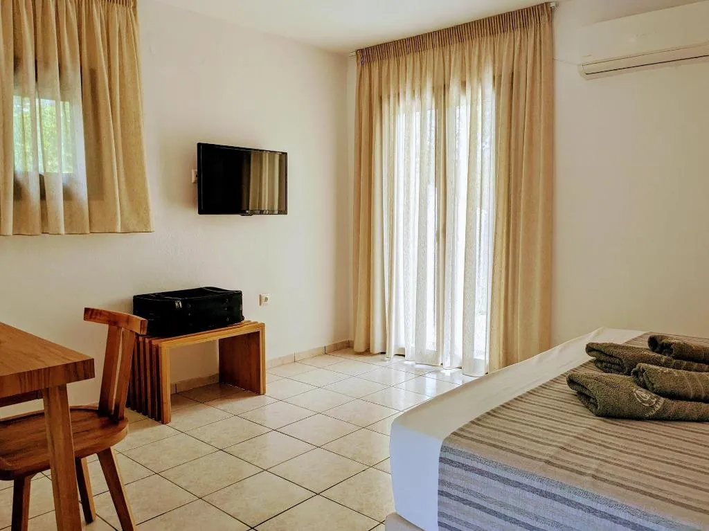 Room, Villa Karina - Near Achladies Beach, Skiathos